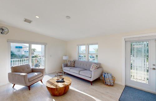 Marathon House | Lime in the Coconut
