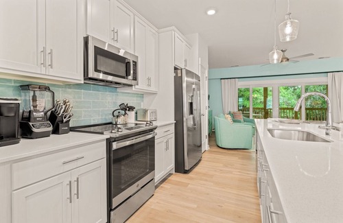Bermuda Bay House | Lime Splash 3 Bedroom at Cambridge Cove With Private Hot Tub!