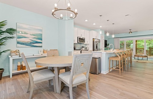 Bermuda Bay House | Lime Splash 3 Bedroom at Cambridge Cove With Private Hot Tub!