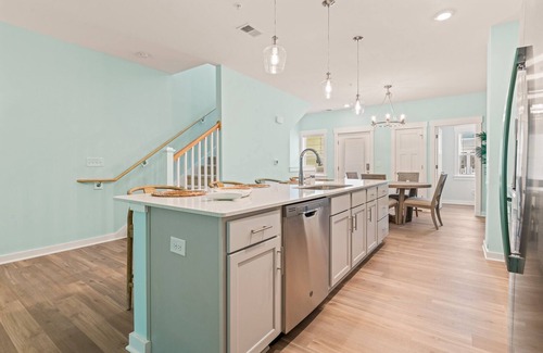 Bermuda Bay House | Lime Splash 3 Bedroom at Cambridge Cove With Private Hot Tub!