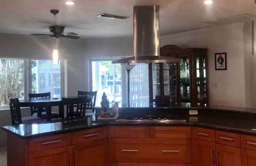 Seven Mile Beach Villa | Lime Tree Villa. Entire Home and Private Pool.