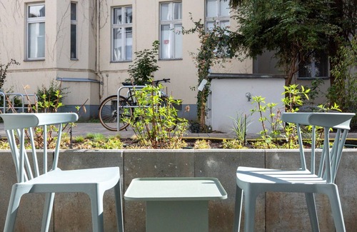 Tempelhof Apartment | limehome Berlin Luise-H. | Suite with Terrace