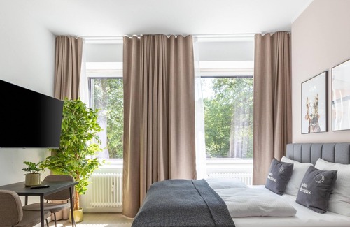 Tempelhof Apartment | limehome Berlin Luise-H. | Suite with Sofa Bed