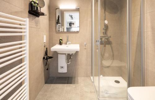 Bahnhofsviertel Apartment | Limehome Frankfurt Gutleutstraße - Digital Access