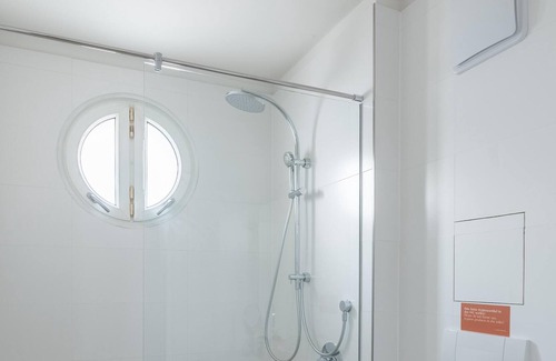Innere Stadt Apartment | limehome Linz Friedrichstr | Single Suite L