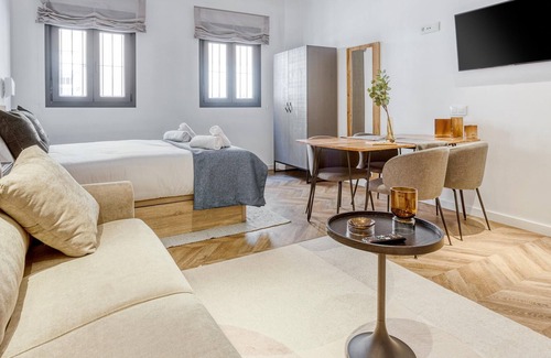 Perchel Sur Apartment | limehome Málaga Carmen | Studio L with sofa bed