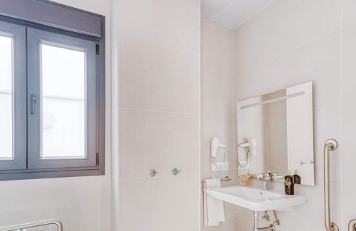 Perchel Sur Apartment | limehome Málaga Carmen | One-Bedroom Apt disab.