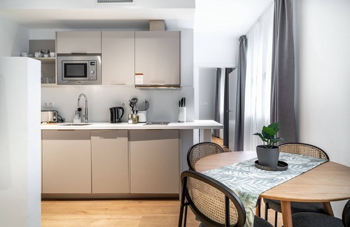 Cruz Roja-Capuchinos Apartment | Limehome Sevilla Ronda de Capuchinos