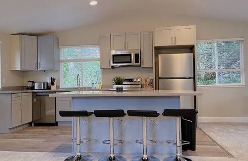 North Bend House | Limited Time 20% Off/MTN View/Modern PNW Getaway