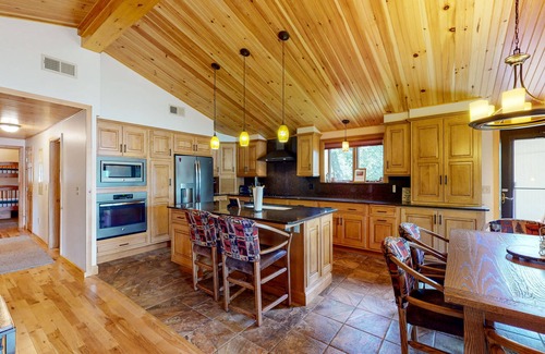 Alton Bay House | Limited time fall specials at Hummingbird on Lake Winnipesaukee