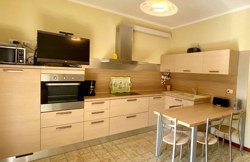 Toscolano Maderno Apartment | Limone apartment: pool, air conditioning, seating area, parking lot, 5 minutes walk to the lake
