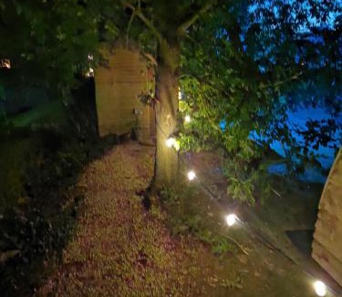 Lincoln Apartment | Lincoln Big Dome, Hot tub, 4 beds, Projector - Groups OK