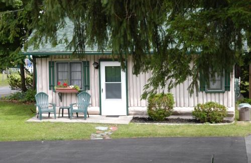Lake George Resort | Lincoln Log Colony