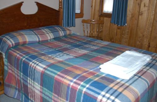 Lake George Resort | Lincoln Log Colony
