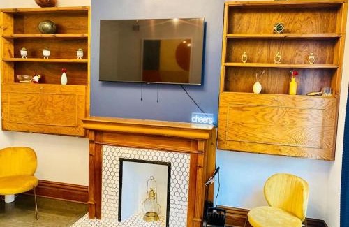 Wrightwood Neighbors Apartment | Lincoln Park 3 BR Penthouse