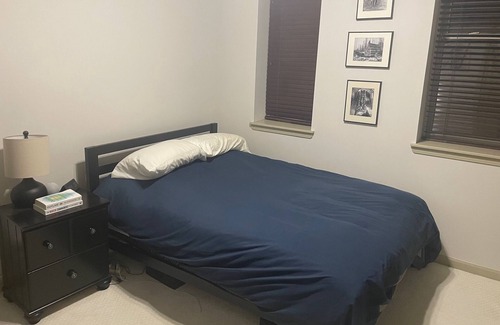 Sheffield and DePaul Condo | Lincoln Park Condo - Spacious, ideally located 2 Bed/1 Bath/2 Parking Spots.