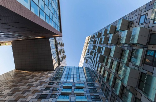 Isle of Dogs Apartment | Lincoln Plaza Collection - 2B2B
