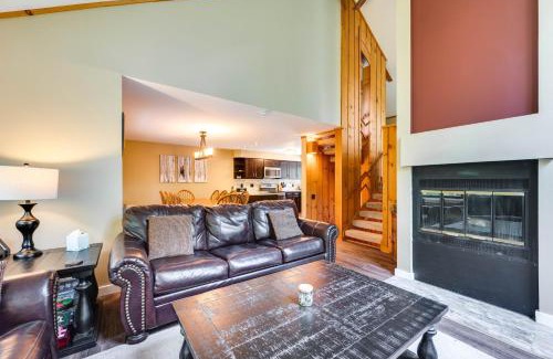 Lincoln House | Lincoln Townhome with Community Pool and Club Access!