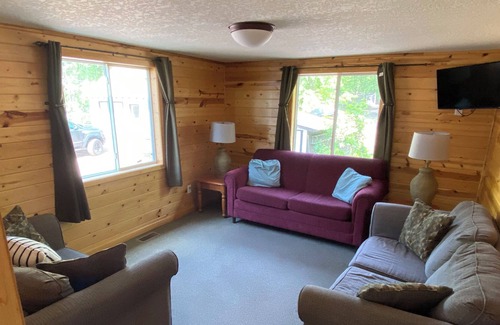 Brill Cabin | Lincolnwood Resort Cabin 2