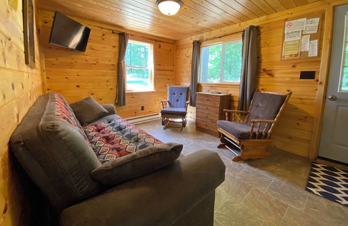 Brill Cabin | Lincolnwood Resort Cabin 3