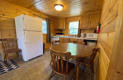 Brill Cabin | Lincolnwood Resort Cabin 3