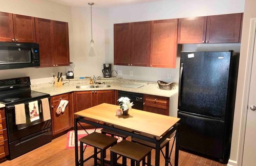 Lindridge-Martin Manor House | Lindbergh Oasis Getaway Long-term Stays Welcomed w/Discounts