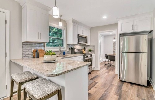 Kennesaw House | Lindley Lane 2145 · 4BR Fenced Yd Next to Creek/Nature Trail (2145L)