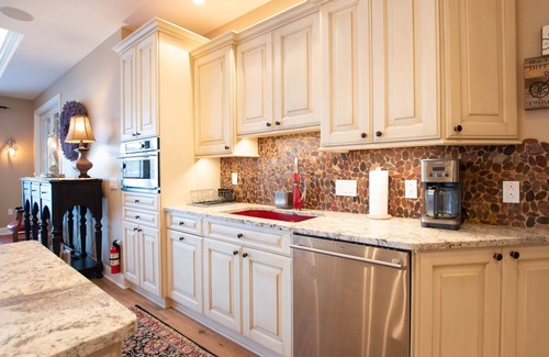 Honeoye House | Linger Longer Lakehouse: "Luxury Lake Living"
