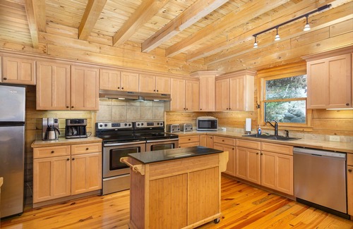 Montreat Cabin | Linger Longer Lodge | Spacious Home in Beautiful Montreat With Mountain Views!