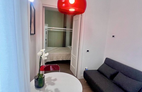 Santa Lucia Apartment | Lion Suite a Chic 1-bedroom apartment with WiFi, AC in enchanting Napoli.