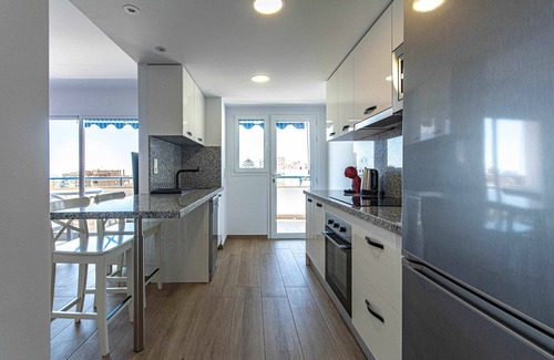 Torreblanca Apartment | Lisasol. New apartment with sea views.