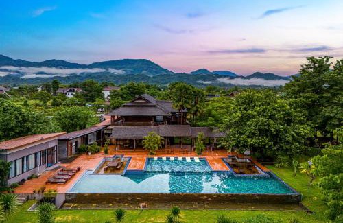 Vang Vieng Hotel | Lisha Garden Resort Hotel