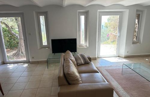 Bandol Villa | Listed house, sea and 100 m2 garden