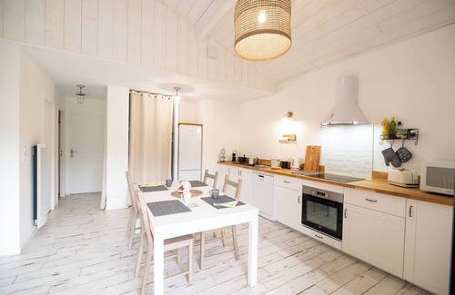 Vielle-Saint-Girons Ski Chalet | Listed lodge with pool in the heart of the Landes
