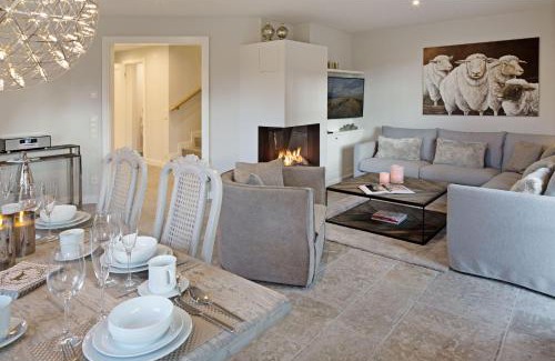 List House | Lister Reet Logde