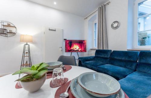 Weinheim Apartment | LiT LiVING - Luxus - Box SprIng - WH Old Town - Parking