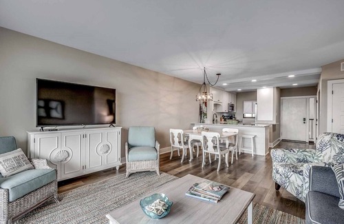 North Litchfield Beach Condo | Litchfield Retreat 504, Pool and Easy Beach Access