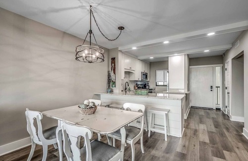 North Litchfield Beach Condo | Litchfield Retreat 504, Pool and Easy Beach Access