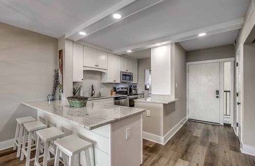 North Litchfield Beach Condo | Litchfield Retreat 504, Pool and Easy Beach Access
