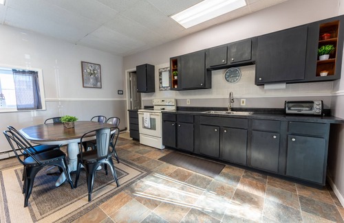Escanaba Condo | Little Bay De Noc Inn ~ Downtown Escanaba
