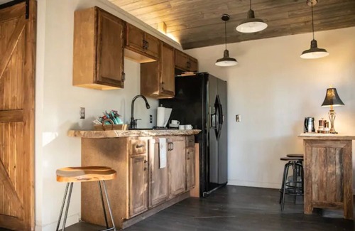 Canton House | Little Bit Farm - Create your own stay