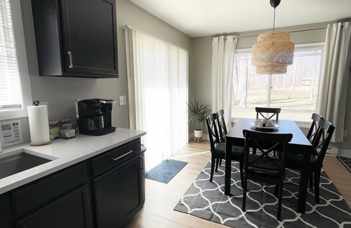 Markey Township Ski Chalet | Little Black House 5 Minutes to Higgins Lake