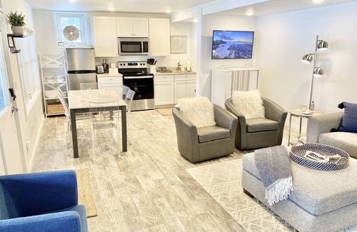 Mayfield House | Little Blue on a Big Blue Lake
