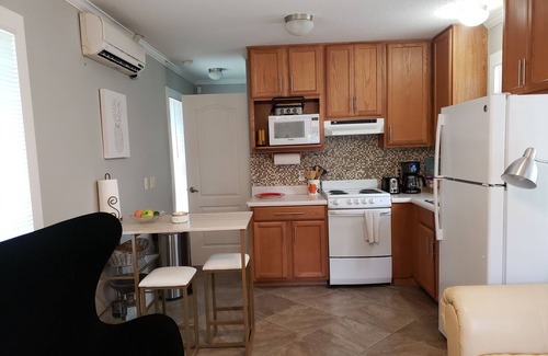 Santa Rosa Beach Cottage | Little cottage 1 bdr, 1/2 mile from beach, large fenced in lot