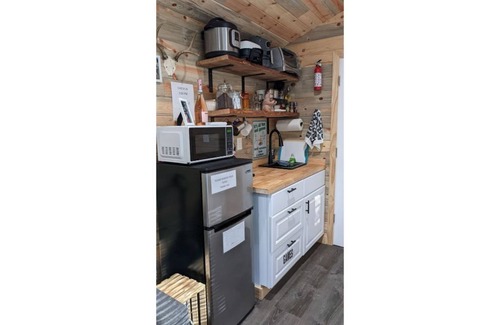 Paradise Estates Cabin | Little Creek cabin minutes away from Mount Rainier national.Park