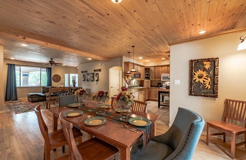 Alto Cabin | Little Creek Retreat