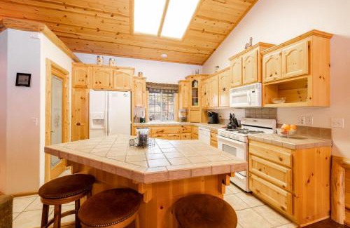 Fox Farm House | Little Cubs Cabin #1986 by Big Bear Vacations