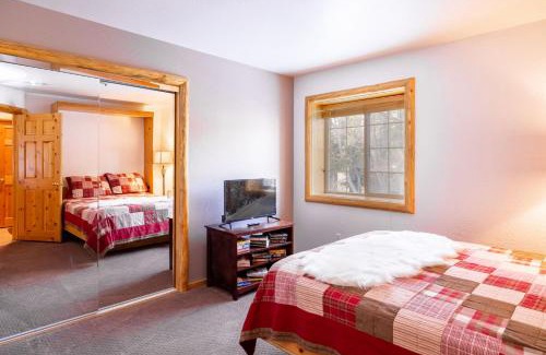 Fox Farm House | Little Cubs Cabin #1986 by Big Bear Vacations