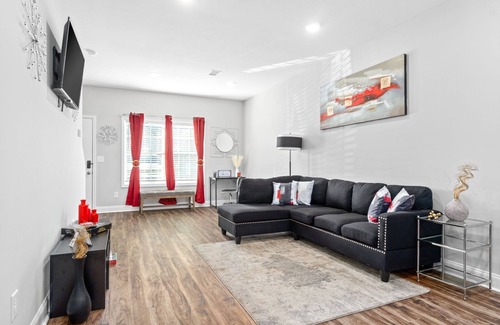 Clarksville Condo | Little cupid heart