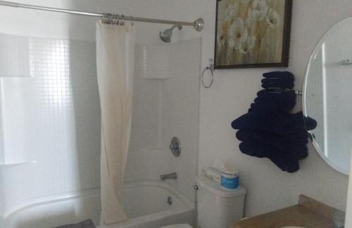 Cottonwood Hotel | Little Daisy Motel